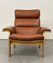 Nielaus Highback Lounge Chair