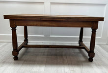59" - 102"Drawleaf Table