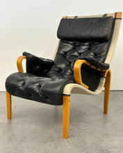 Jeki Mobler & Nielaus Leather Lounge + Ottoman