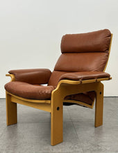 Nielaus Highback Lounge Chair