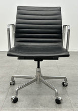 Eames Lowback Rolling