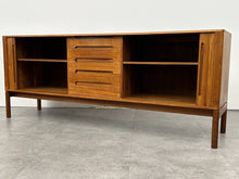 Danish Tambour Buffett