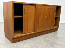 Wirserums Nya Teak Cabinet