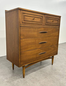 Broyhill Sculptra Highboy