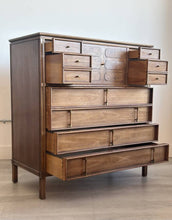 Tamerlane Gentleman's Chest