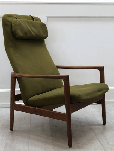 DUX Sculpted Lounge Chair