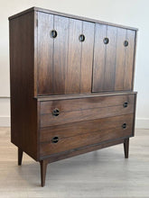Broyhill Gentleman's Dresser