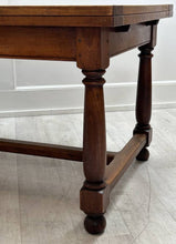 59" - 102"Drawleaf Table