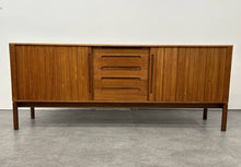 Danish Tambour Buffett