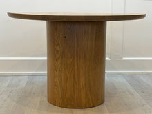 GQ Spindler Table