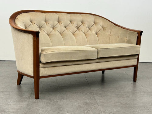 Aristokrat Loveseat