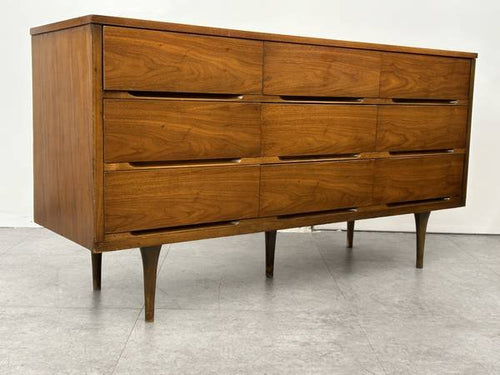 Coleman 9-Drawer Tapered Leg Walnut Dresser