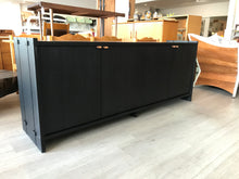 Etro Media Console