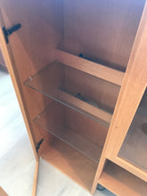Linneberg Display Hutch