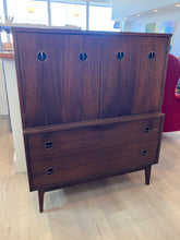 Broyhill Gentleman's Dresser