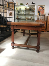 59" - 102"Drawleaf Table