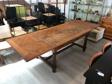 59" - 102"Drawleaf Table