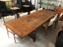 59" - 102"Drawleaf Table