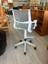 Setu Drafting Stool