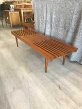 Expandable Slat Bench