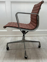 Mauve Eames Aluminum Group Chair
