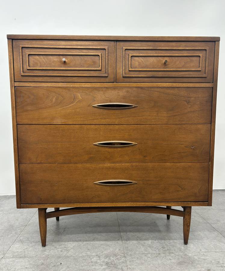 Broyhill Sculptra Highboy Dresser